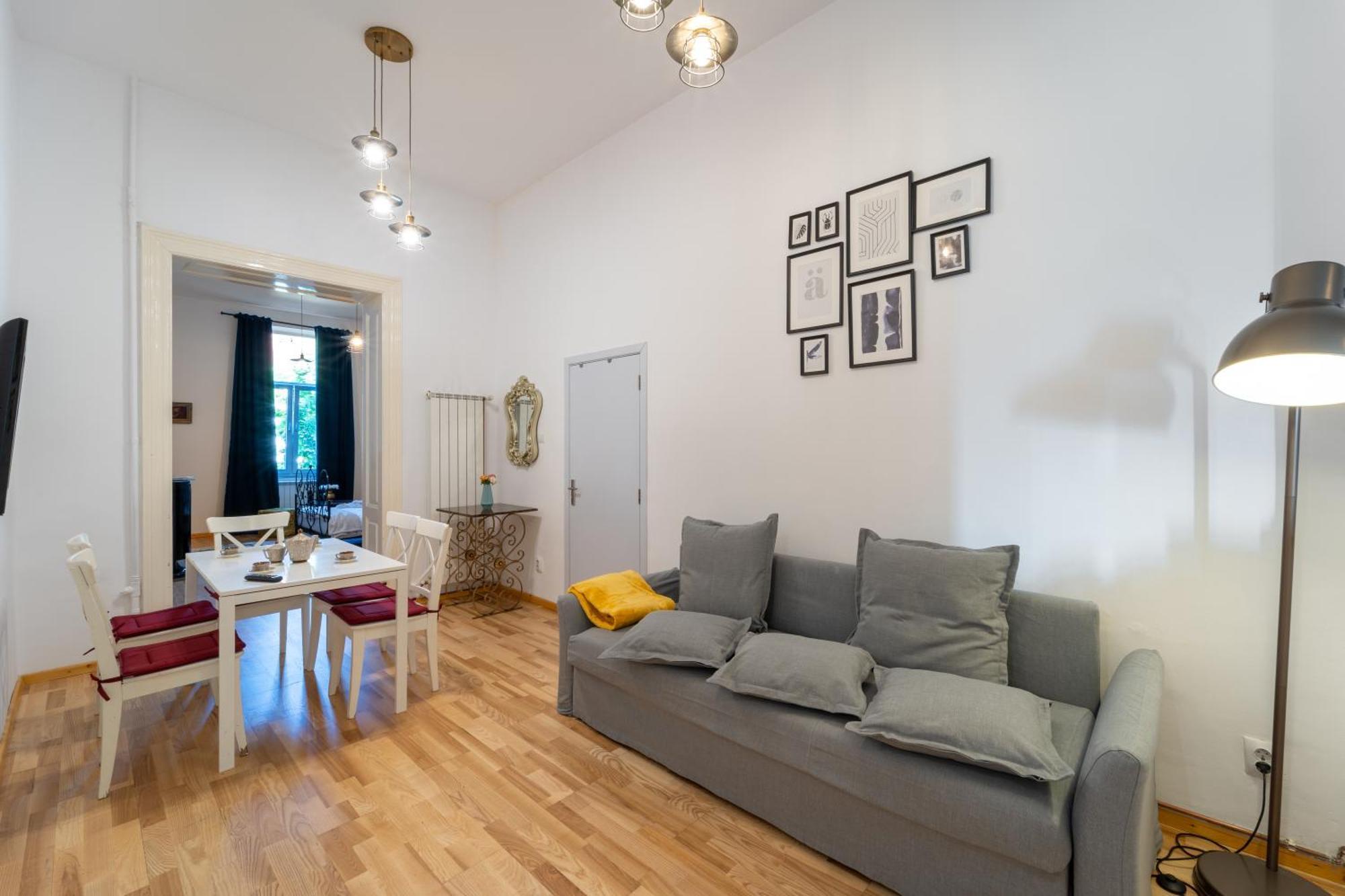 Historic 5 Star In The Main Plaza Apartament
